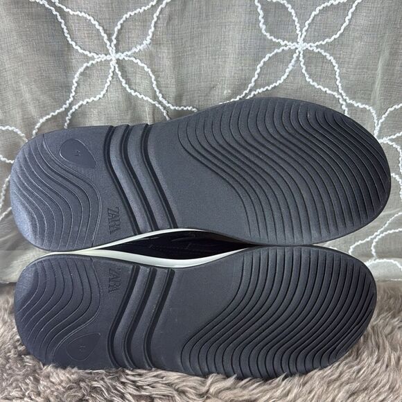 (M4) Zara men's sneaker size right 40/7.5, left 41/8 US, different size - Picture 8 of 12